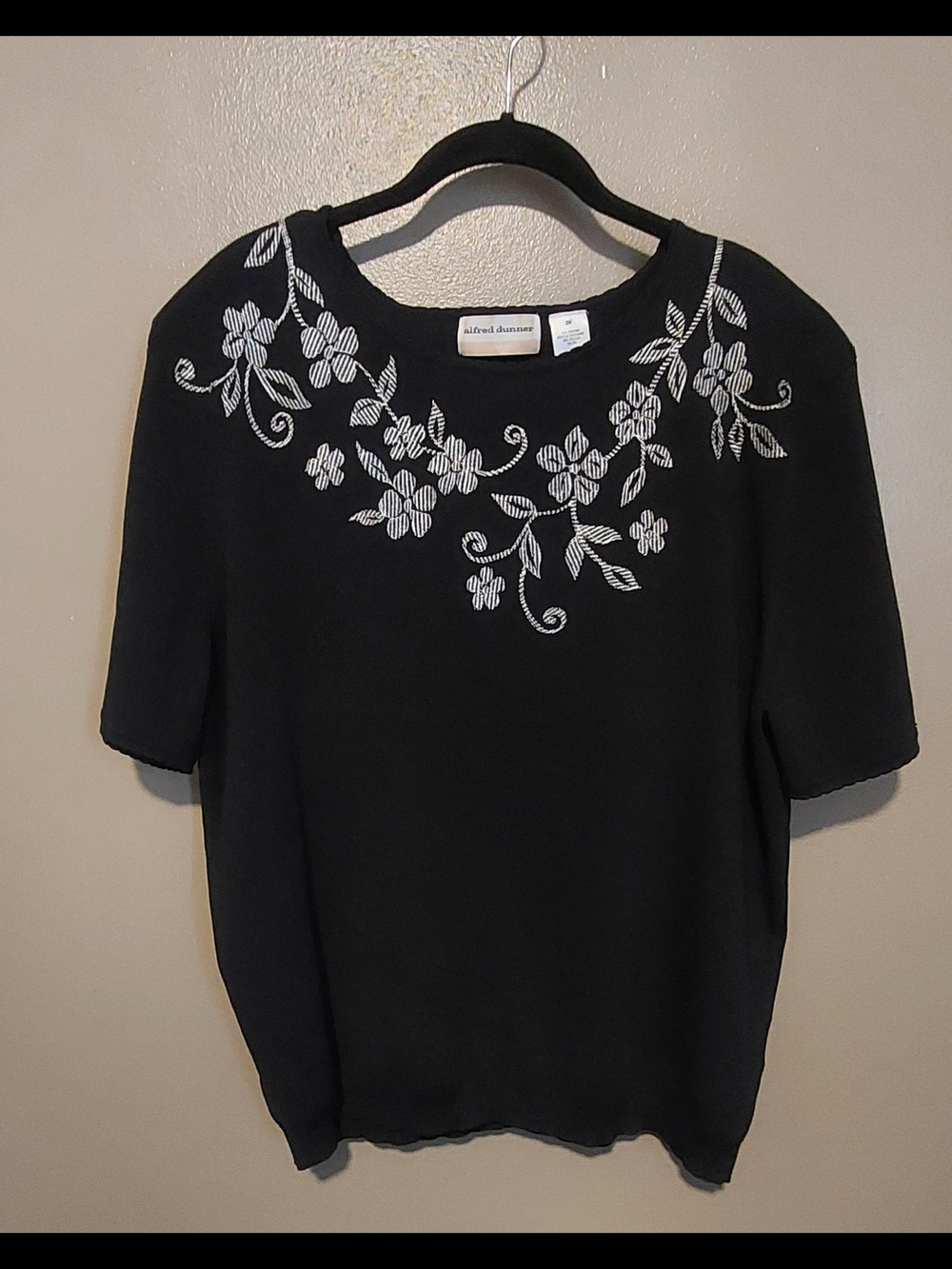 Vtg. 90s Alfred Dunner Women's Short Sleeve Embroidered Sweater W/Shoulder Pads